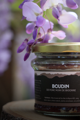 Conserverie artisanale AOP, Conserves de Porc Noir de Bigorre AOP, Eleveur de porc noir de Bigorre, Jambon noir de Bigorre AOP, Noir de Bigorre AOP, Porc noir de Bigorre AOP, Producteur de porc noir de Bigorre AOP, Viande de poir noir de Bigorre AOP