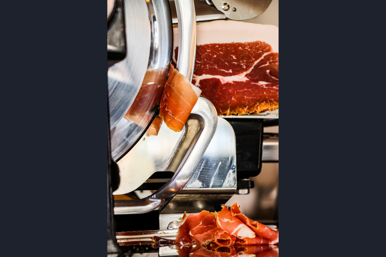 Conserverie artisanale AOP, Conserves de Porc Noir de Bigorre AOP, Eleveur de porc noir de Bigorre, Jambon noir de Bigorre AOP, Noir de Bigorre AOP, Porc noir de Bigorre AOP, Producteur de porc noir de Bigorre AOP, Viande de poir noir de Bigorre AOP