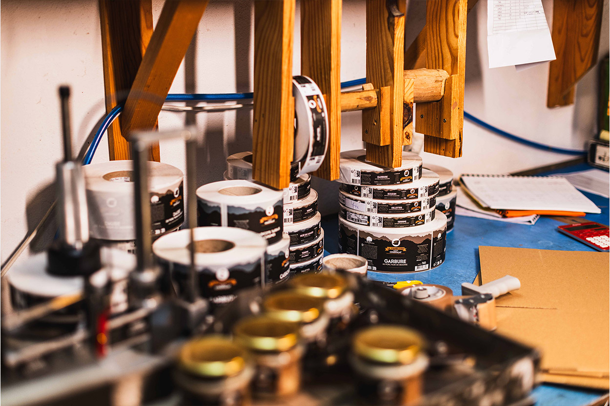 Conserverie artisanale AOP, Conserves de Porc Noir de Bigorre AOP, Eleveur de porc noir de Bigorre, Jambon noir de Bigorre AOP, Noir de Bigorre AOP, Porc noir de Bigorre AOP, Producteur de porc noir de Bigorre AOP, Viande de poir noir de Bigorre AOP