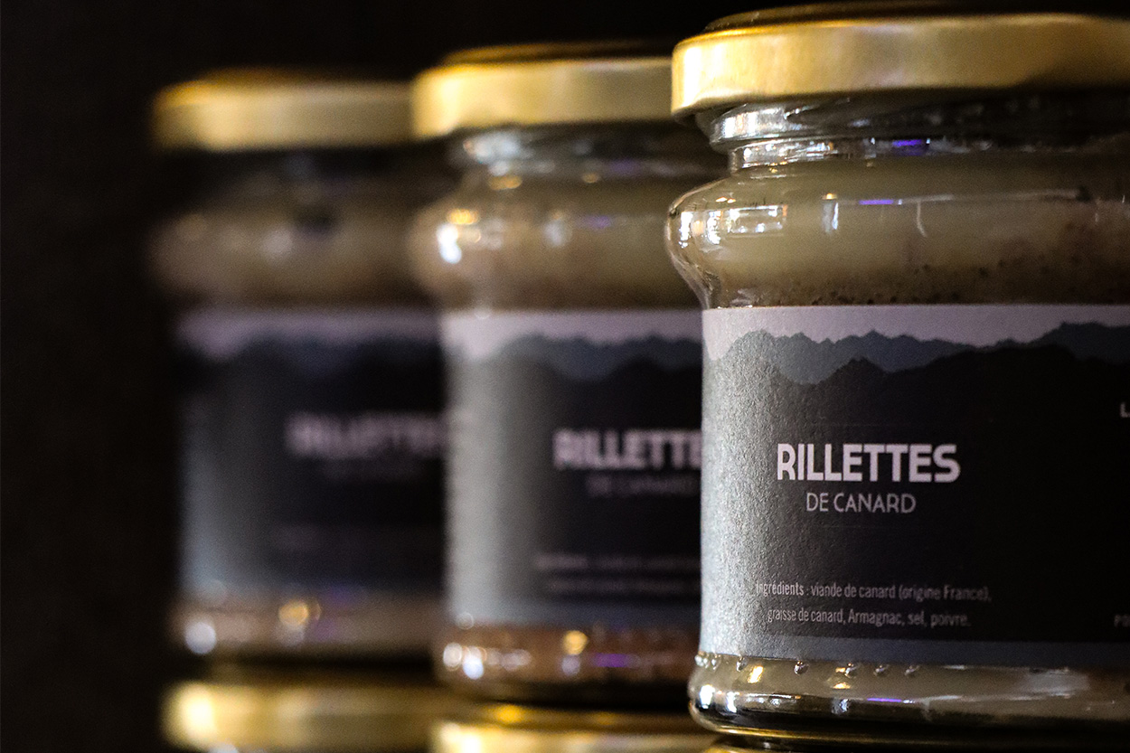 Conserverie artisanale AOP, Conserves de Porc Noir de Bigorre AOP, Eleveur de porc noir de Bigorre, Jambon noir de Bigorre AOP, Noir de Bigorre AOP, Porc noir de Bigorre AOP, Producteur de porc noir de Bigorre AOP, Viande de poir noir de Bigorre AOP